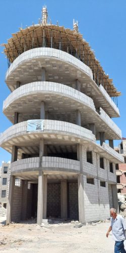 التجهيز لصب سقف الطابق الرابع